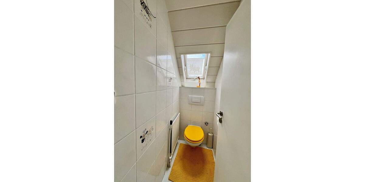 Lichtdurchflutete Wohnung mit viel Platz (zus. im DG) und Sonnenloggien 4 zimmer