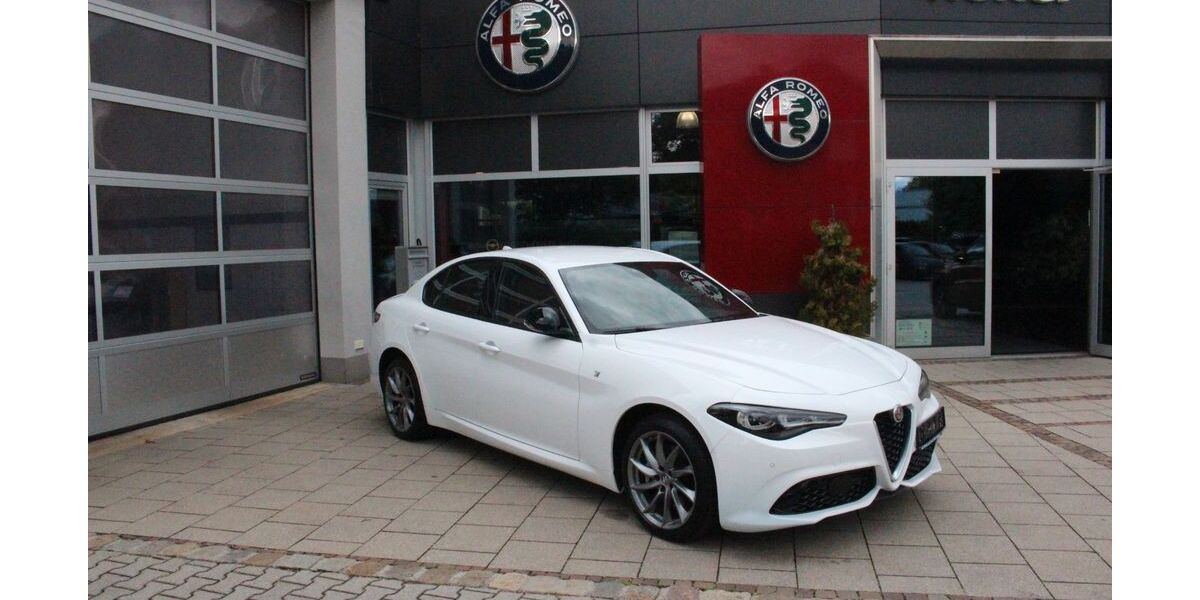 Alfa Romeo Giulia 18.500 km 33.900 &euro; Weilheim 82362