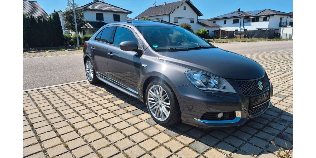 Suzuki Kizashi 133.000 km 8.350 &euro; Niederaichbach 84100
