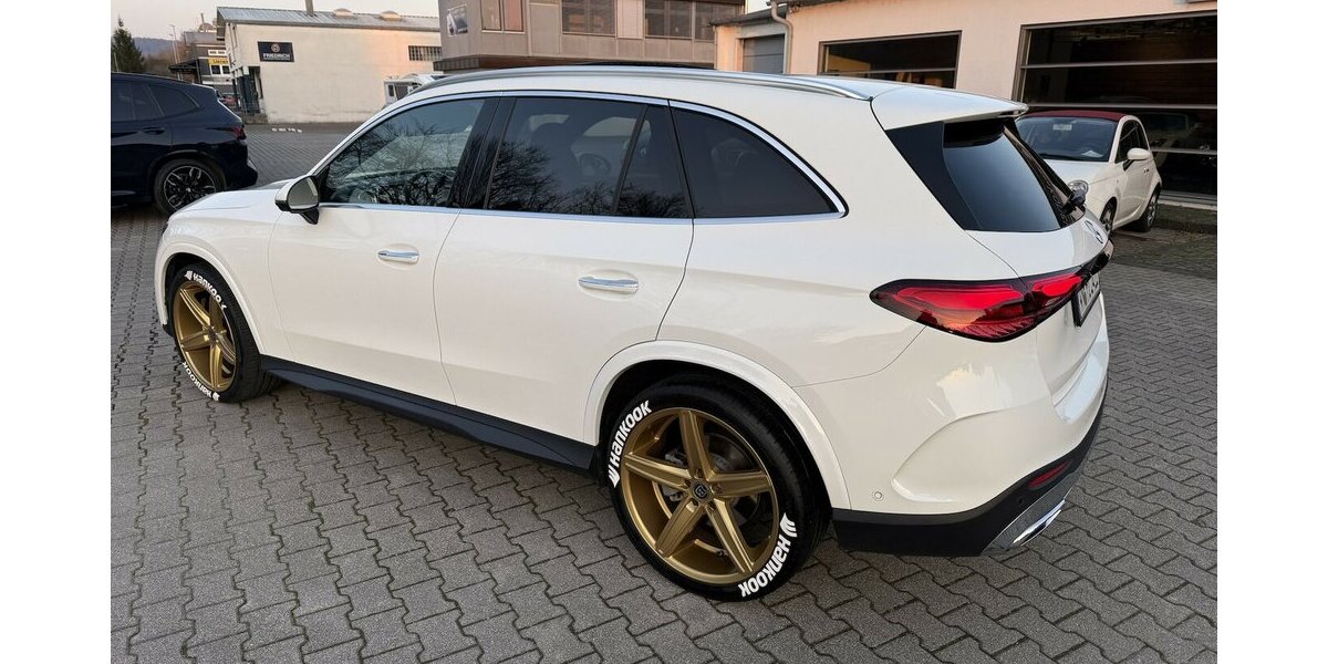 Mercedes-Benz GLC 200 AMG Line 4Matic*Panorama,Leder,LED,* 11.800 km 53.999 &euro; Schorndorf 73614