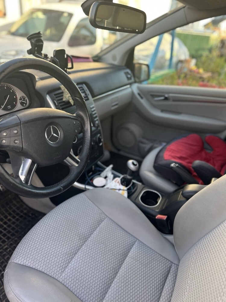 Mercedes-Benz B 150 123.000 km 8.800 € Berlin 10178