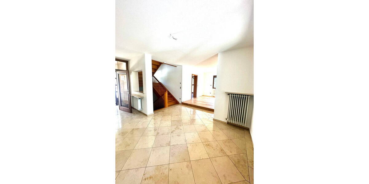 Einfamilienhaus Coburg - 7 Zimmer, 200 m&sup2;, 695.000&euro; | Angebot:26331145