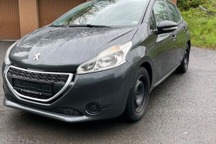 Peugeot 208 100.000 km 3.999 &euro; Gummersbach 51645