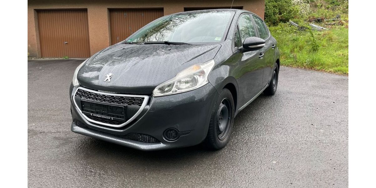 Peugeot 208 100.000 km 3.999 &euro; Gummersbach 51645