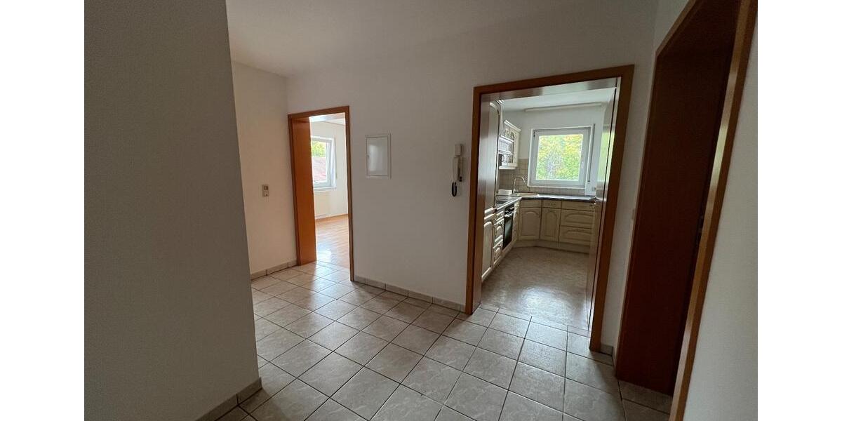 Schöne Wohnung im Ortskern von Schmelz mit Südbalkon 2 zimmer