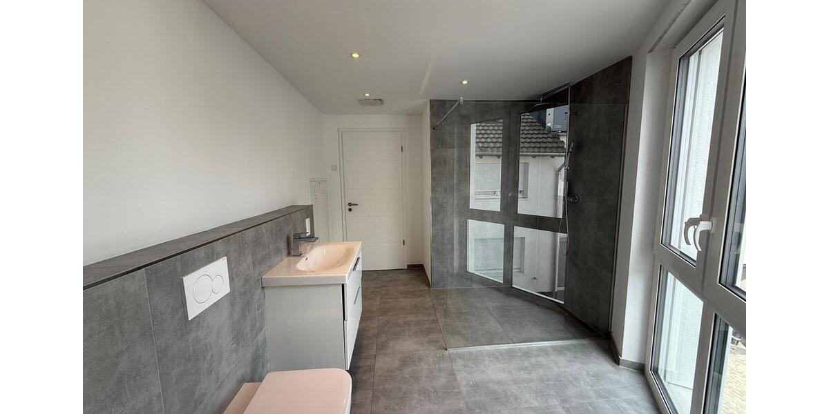 Maisonettenwohnung Erftstadt - 5 Zimmer, 145 m&sup2;, 1.950&euro; | Angebot:24752662