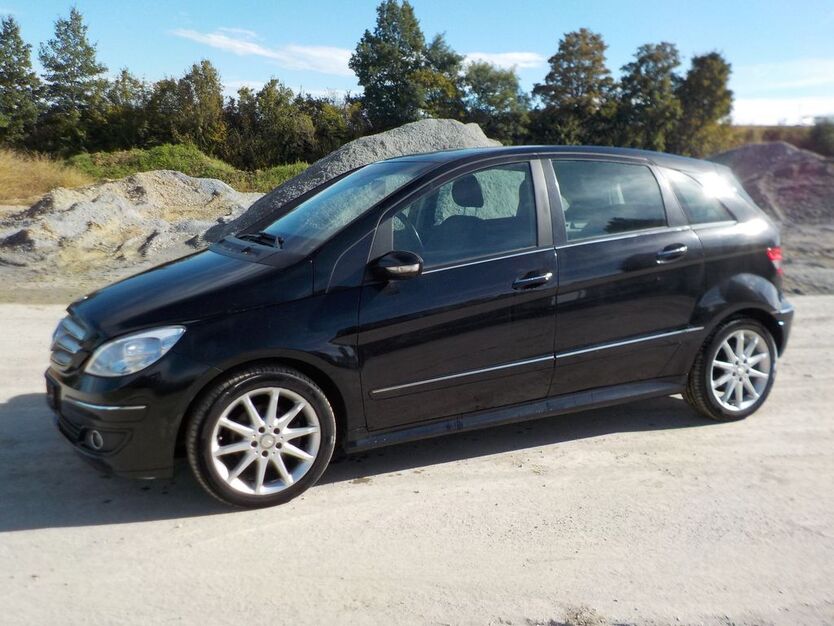 Mercedes-Benz B 180 239.000 km 2.890 € Simbach 94436