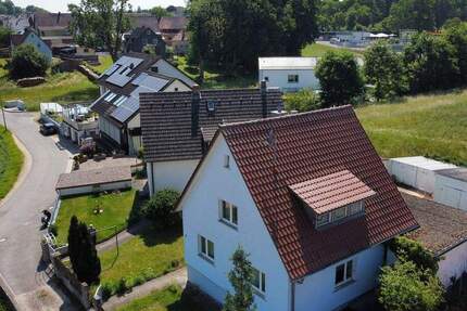 Wohnhaus in ruhiger Ortsrandlage von Sulzbach-Rosenberg zimmer
