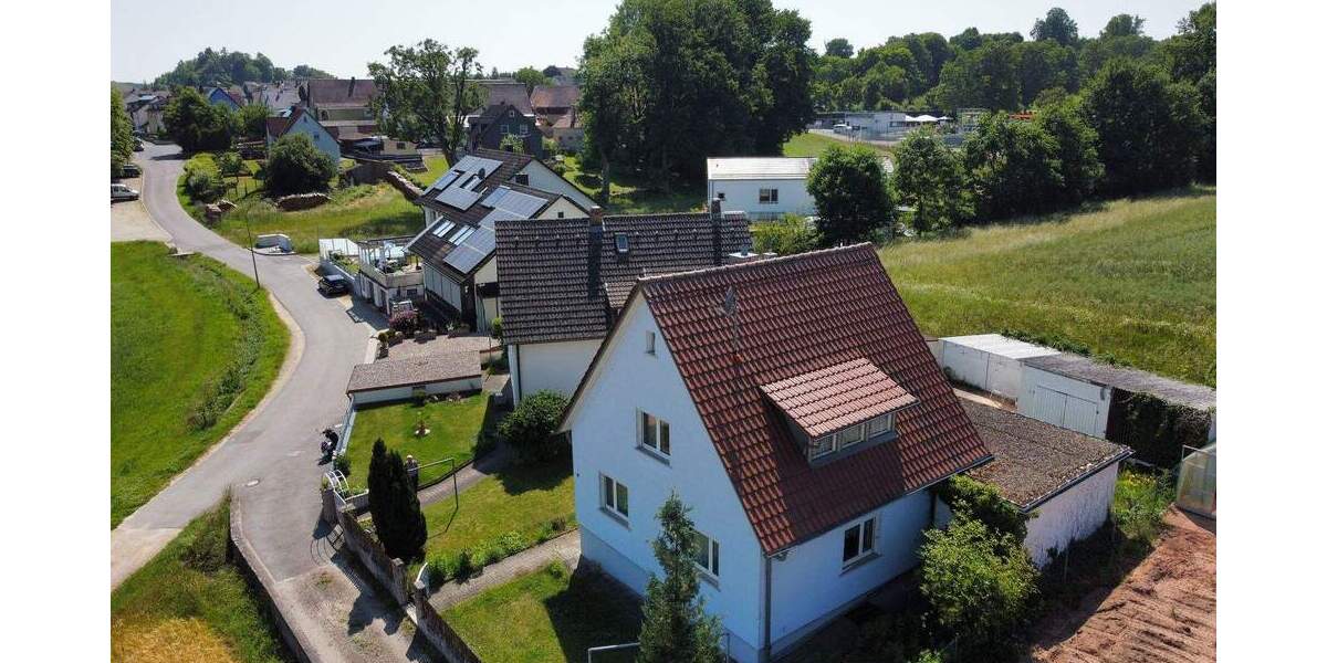 Wohnhaus in ruhiger Ortsrandlage von Sulzbach-Rosenberg zimmer