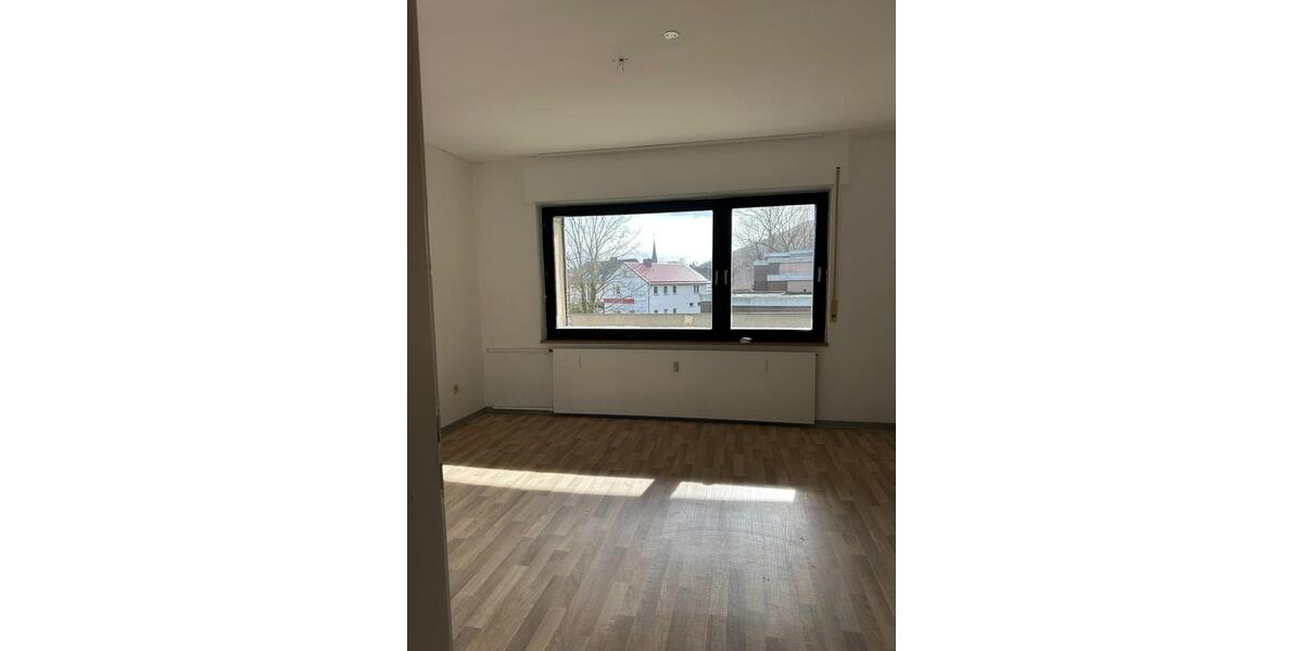 Etagenwohnung Porta Westfalica - 3 Zimmer, 87 m&sup2;, 690&euro; | Angebot:26670841