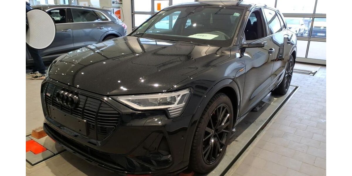 Audi e-tron 22.372 km 38.945 &euro; Hagen 58091