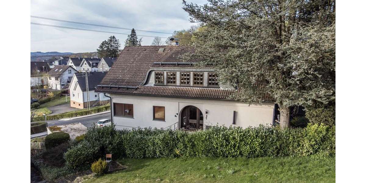 Einfamilienhaus Siegen Weidenau - 7 Zimmer, 235 m&sup2;, 449.000&euro; | Angebot:26218202