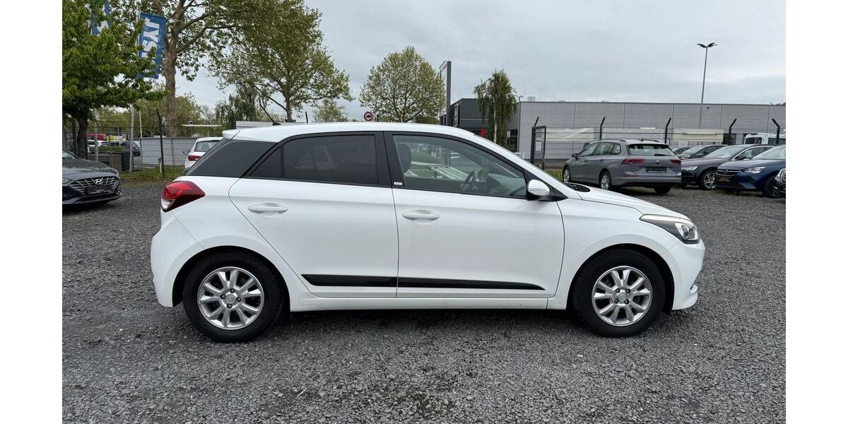 Hyundai i20 113.000 km 9.400 &euro; Lollar 35457