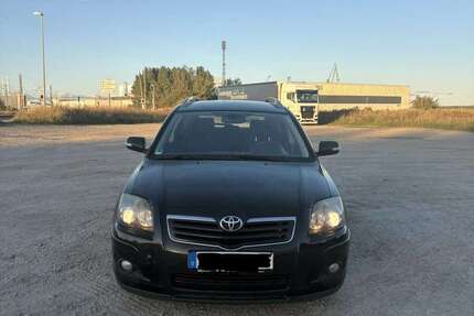 Toyota Avensis 145.000 km 5.200 € rostock 18146