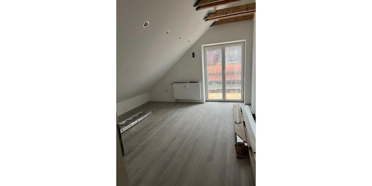 Etagenwohnung Sünching - 4 Zimmer, 99 m&sup2;, 895&euro; | Angebot:26400509