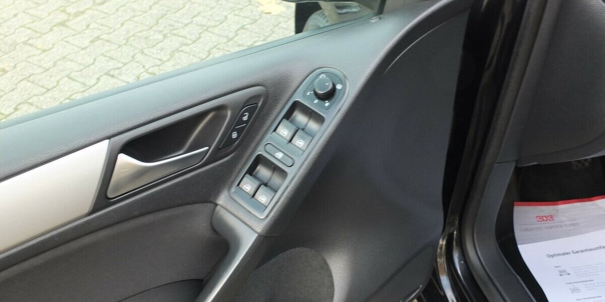 VW Golf 1.6TDi TEAM SHZ TEMPOMAT KLIMAAUTOMATIK 159.855 km 6.598 &euro; Köln 50858