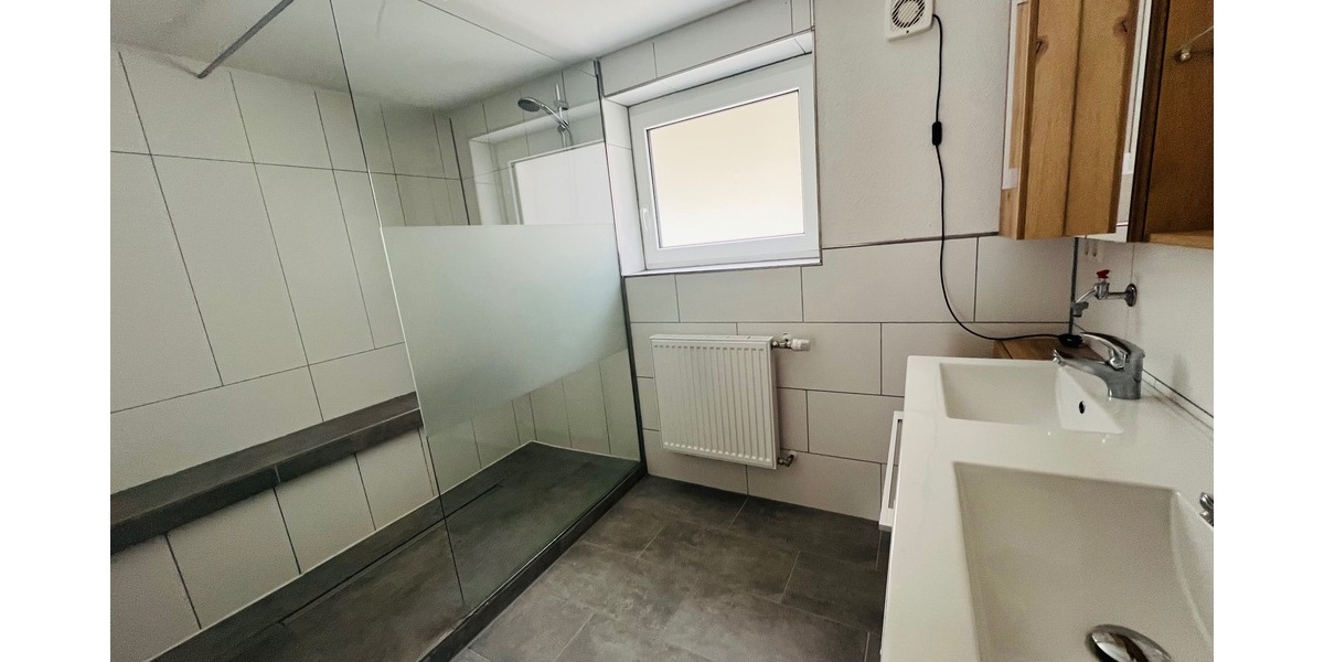 Teilsaniertes Einfamilien-Mehrgenerationenhaus mit Terrasse, Garage und opt. Grundstückserweiterung - Einfamilienhaus Horb am Neckar | Angebot:26083100