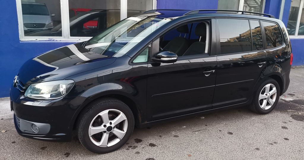 VW Touran 200.000 km 5.499 &euro; Berlin 13405