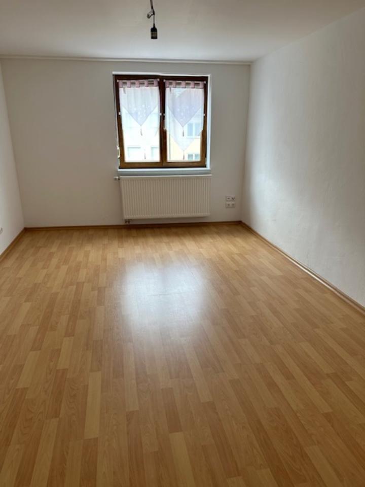 Großzügiges Haus mit Garten und Balkon