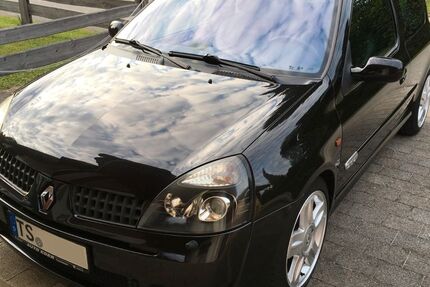 Renault Clio 139.000 km 11.900 € Grassau 83224
