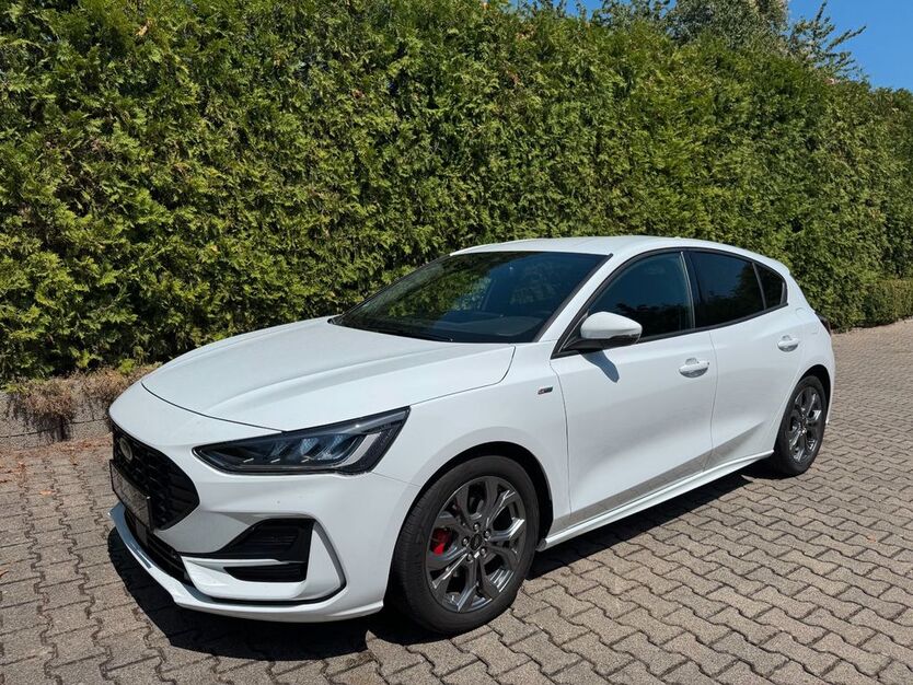 Ford Focus 7.600 km 22.990 € Stuttgart 70376