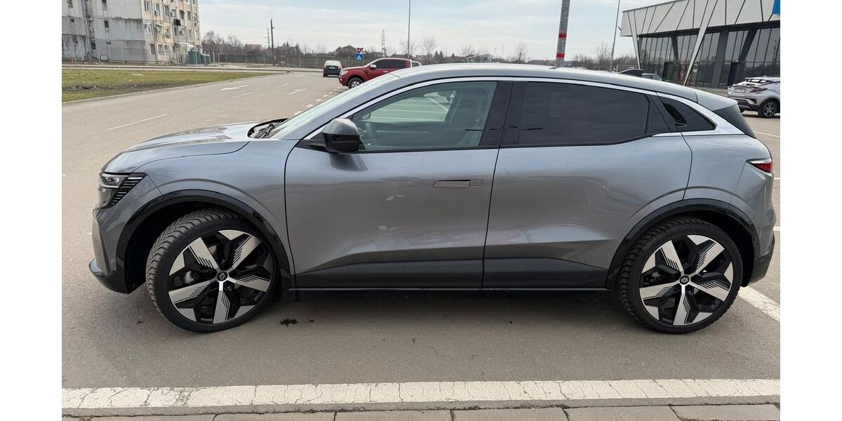 Renault Megane E-TECH 8.150 km 37.000 &euro; münchen 80799