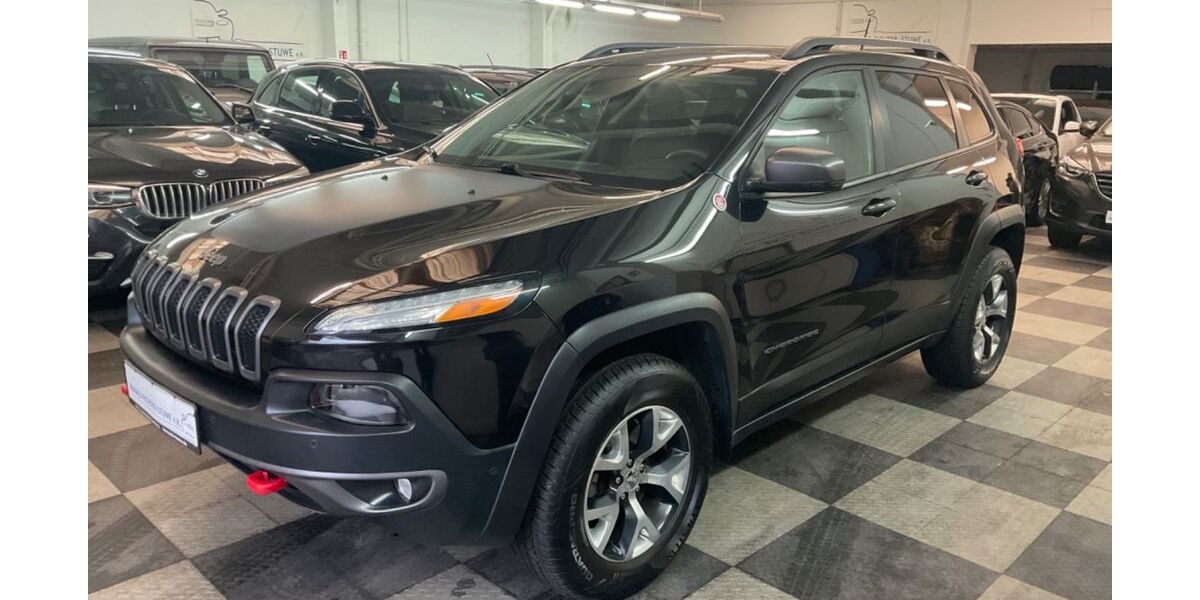 Jeep Cherokee 93.213 km 15.990 &euro; Hamburg 22087