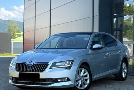 Skoda Superb 330.000 km 10.490 &euro; Offenburg OT Nordstadt 77652