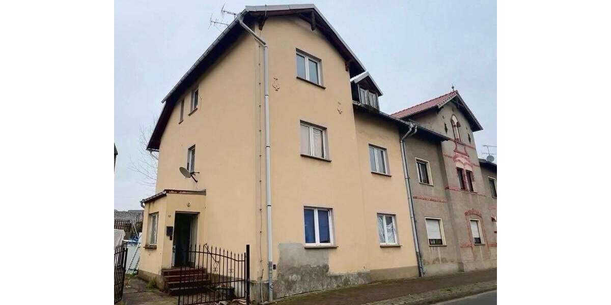 Haus zum Kaufen in Zahna 77.000 € 180 m² 9 zimmer