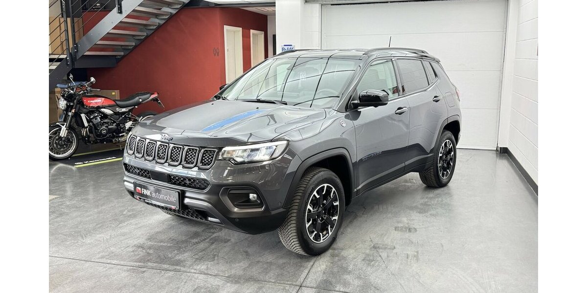 Jeep Compass Trailhawk Plug-In Hybrid 4WD 1.Hand LED 27.100 km 24.390 &euro; Lich 35423