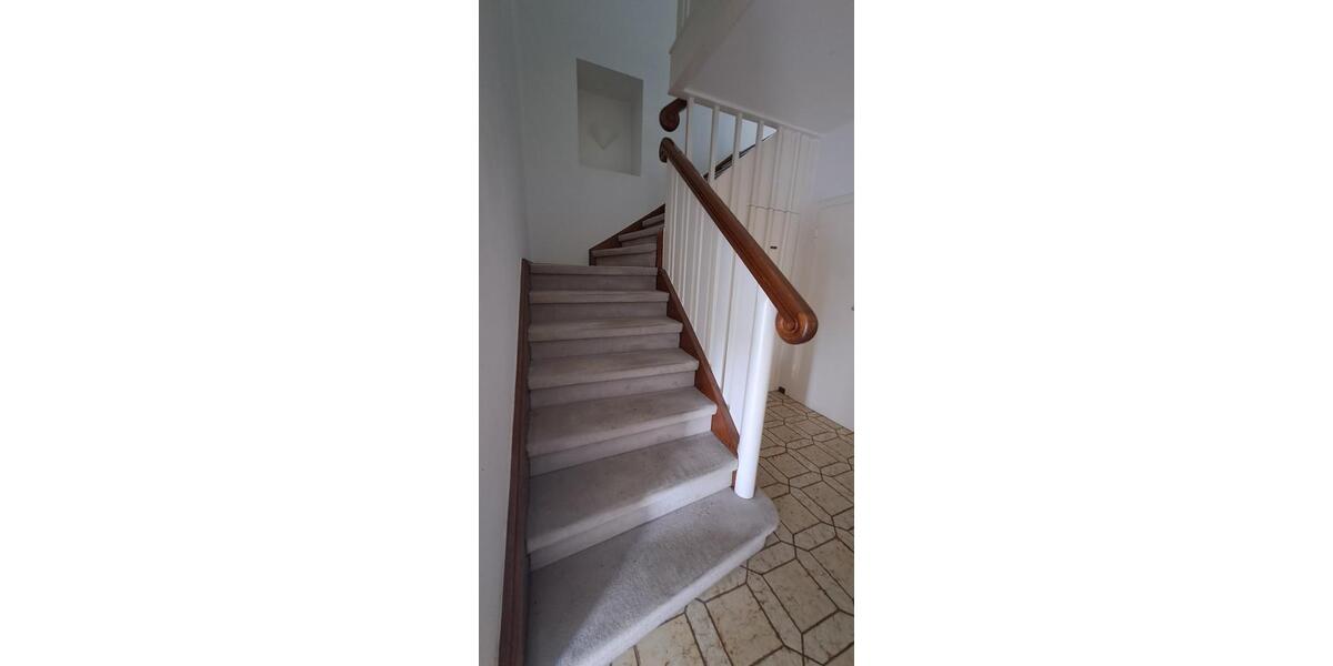 Einfamilienhaus Holzminden - 10.5 Zimmer, 294 m&sup2;, 420.000&euro; | Angebot:27004043