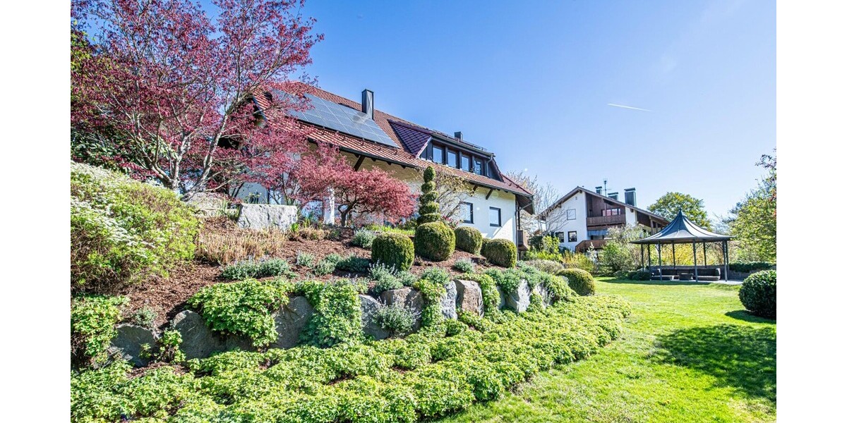 Ein Zuhause, das berührt: Exklusives Anwesen mit Traumgarten & Südterrasse in Roding - Einfamilienhaus Roding | Angebot:26490952
