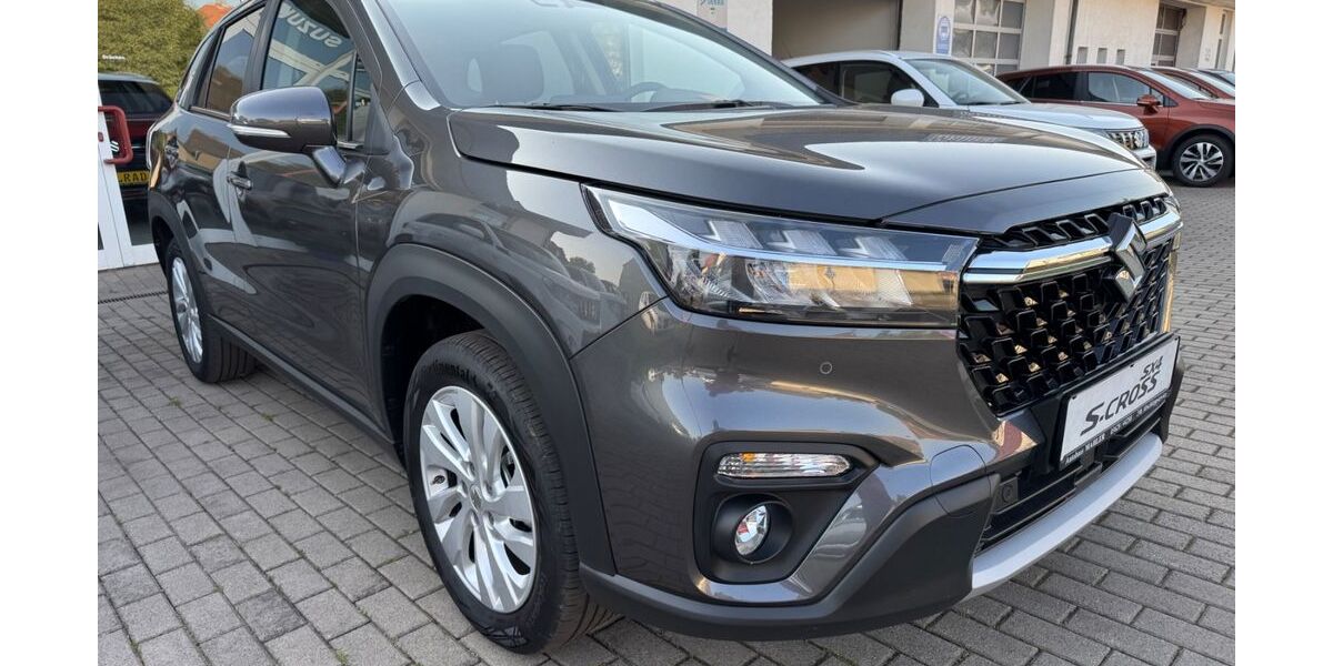 Suzuki (SX4) S-Cross 22.400 km 23.699 € Amt Wachsenburg OT Ichtershausen 99334