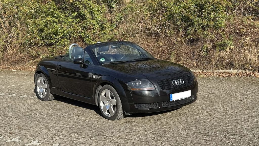 Audi TT 81.000 km 10.900 &euro; Bochum 44797