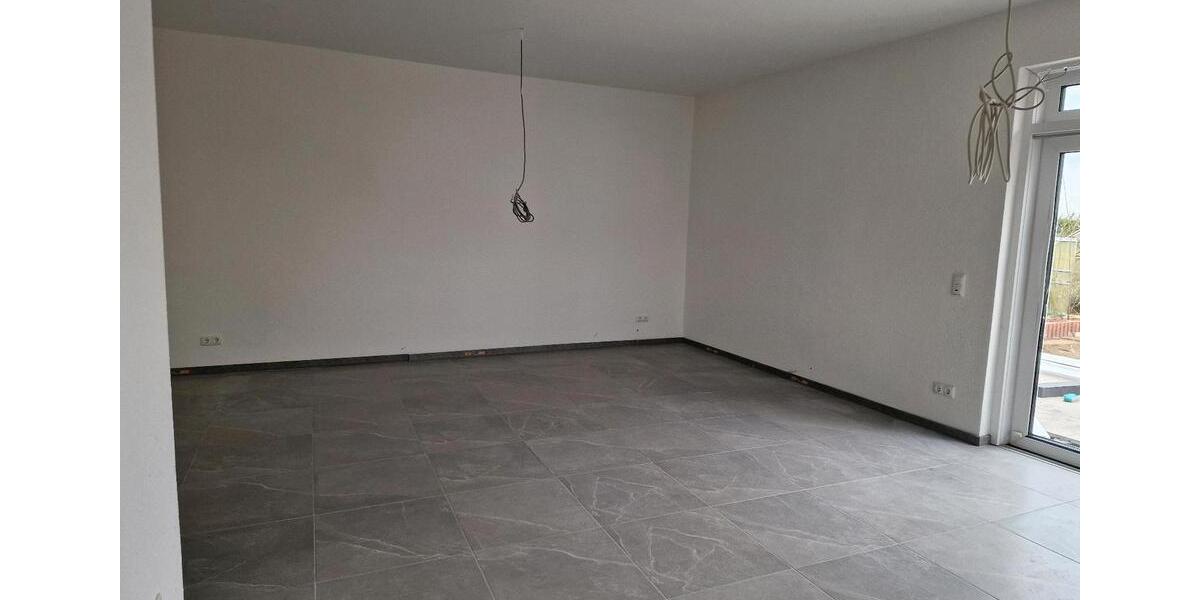 Erdgeschoßwohnung Wallenhorst - 4 Zimmer, 145 m&sup2;, 1.100&euro; | Angebot:26276115
