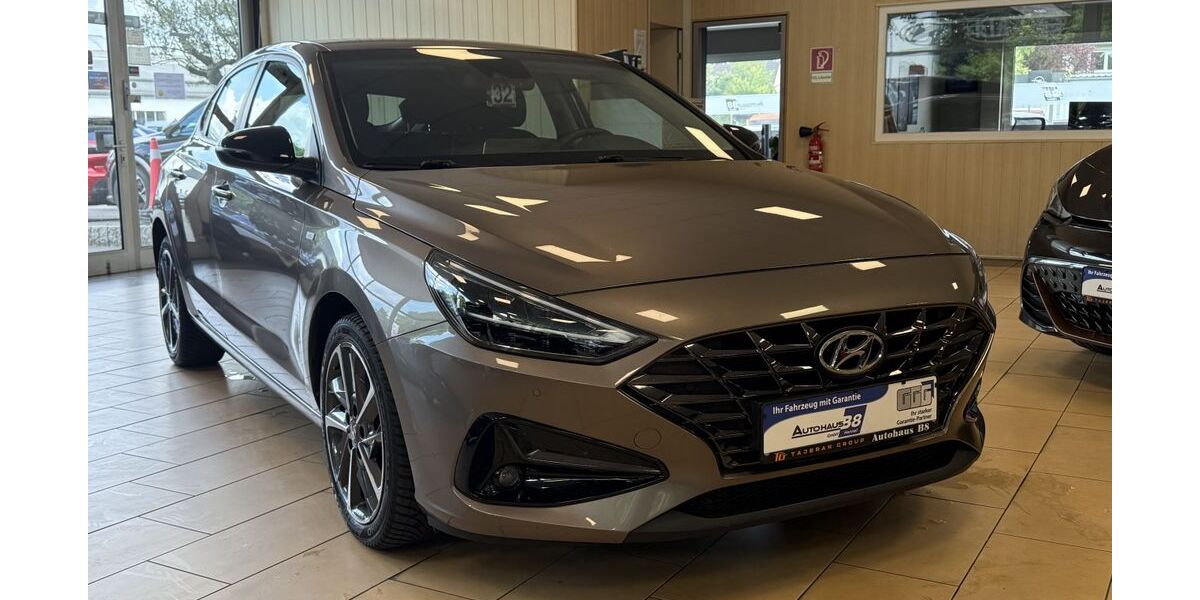 Hyundai i30 51.050 km 15.900 &euro; Hennef 53773
