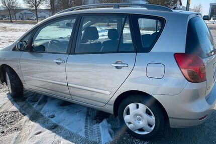 Toyota Corolla Verso 123.250 km 3.700 &euro; München 80636