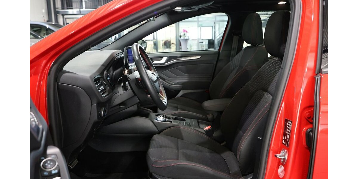 Ford Focus Tunier 1.5 EB ST-LINE / 1.HAND / PANORAMA 60.000 km 17.991 &euro; Hamm 59077