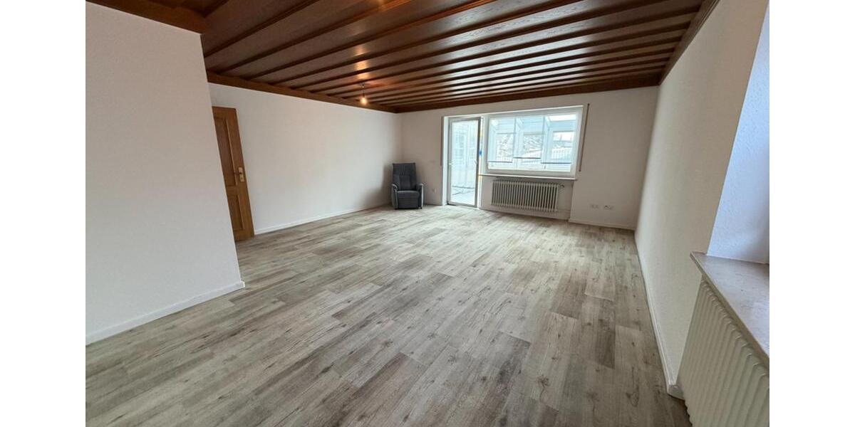 Erdgeschoßwohnung Neuhaus an der Pegnitz - 3 Zimmer, 106 m&sup2;, 940&euro; | Angebot:24751447