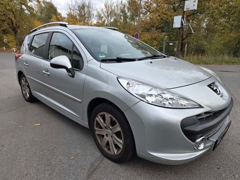 Peugeot 207 184.500 km 890 € Gelsenkirchen 45889