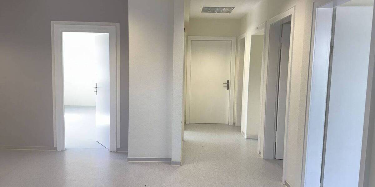 Gewerbeobjekt Lage - 990&euro; | Angebot:26892795