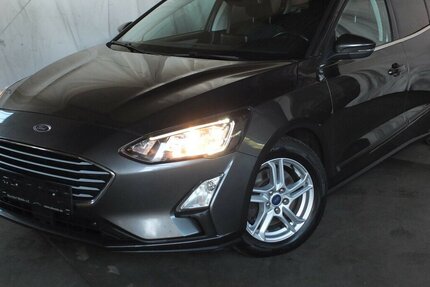 Ford Focus NAVI BLUETOOTH SHZ PARCTRONIC 1 HAND 131.112 km 10.908 &euro; Köln 50858