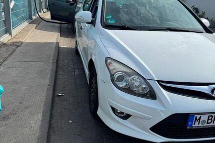 Hyundai i30 230.000 km 1.950 &euro; München 80933