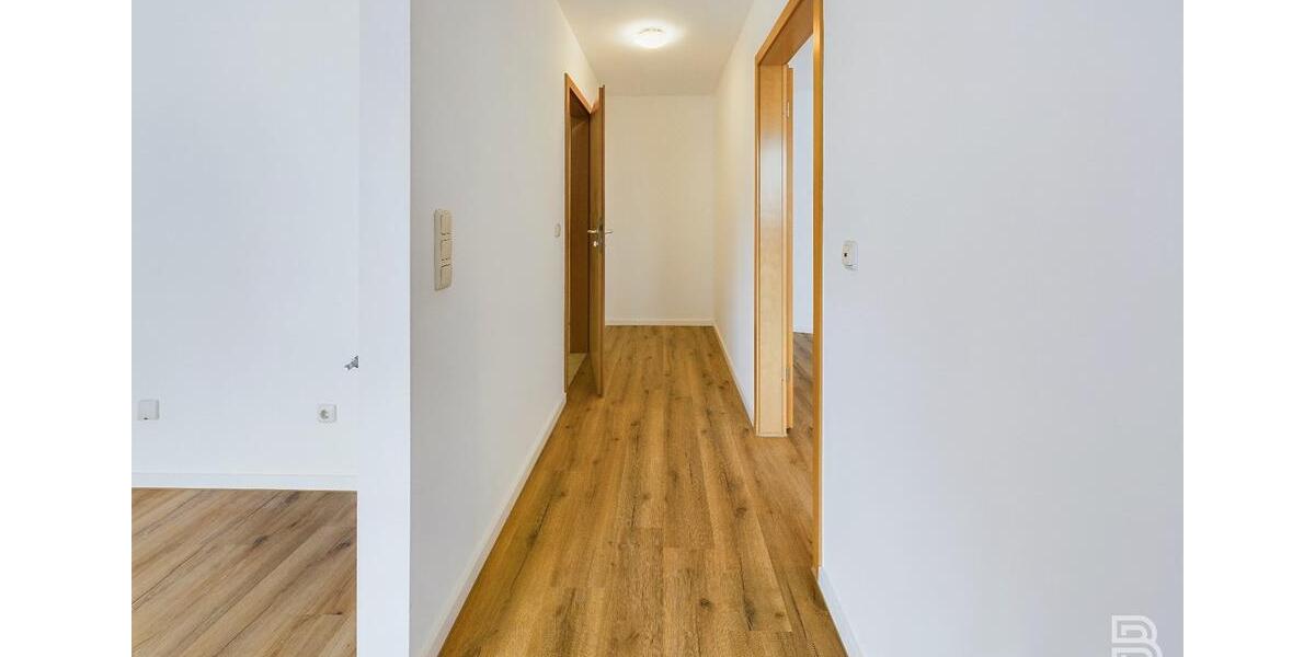 Helle Dachgeschosswohnung mit großen Balkon und tollem Ausblick 3 zimmer