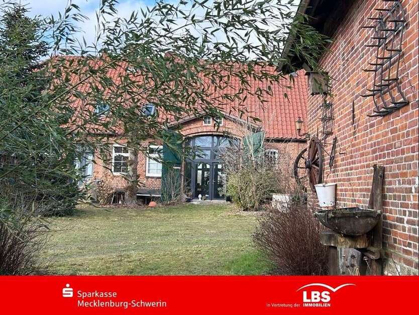 Haus zum Kaufen in Wittenburg 650.000 € 251.53 m²