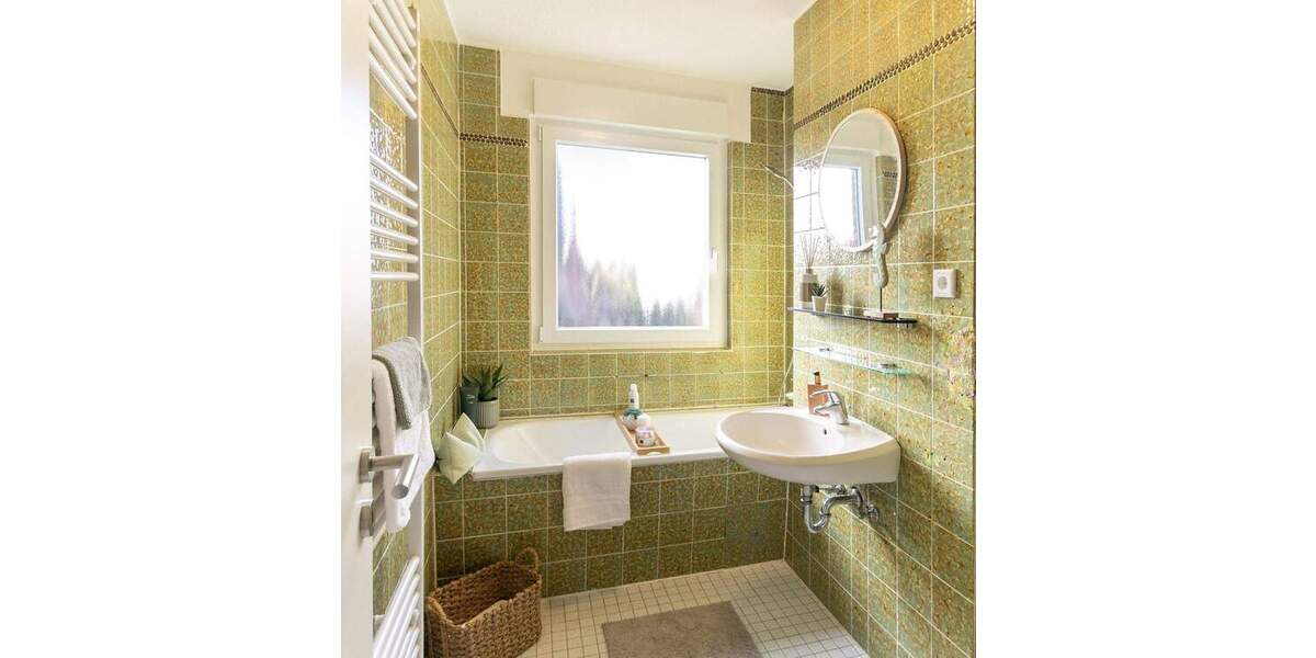 Etagenwohnung Neuss / Rosellerheide Rosellen - 4 Zimmer, 111 m&sup2;, 320.000&euro; | Angebot:24779034