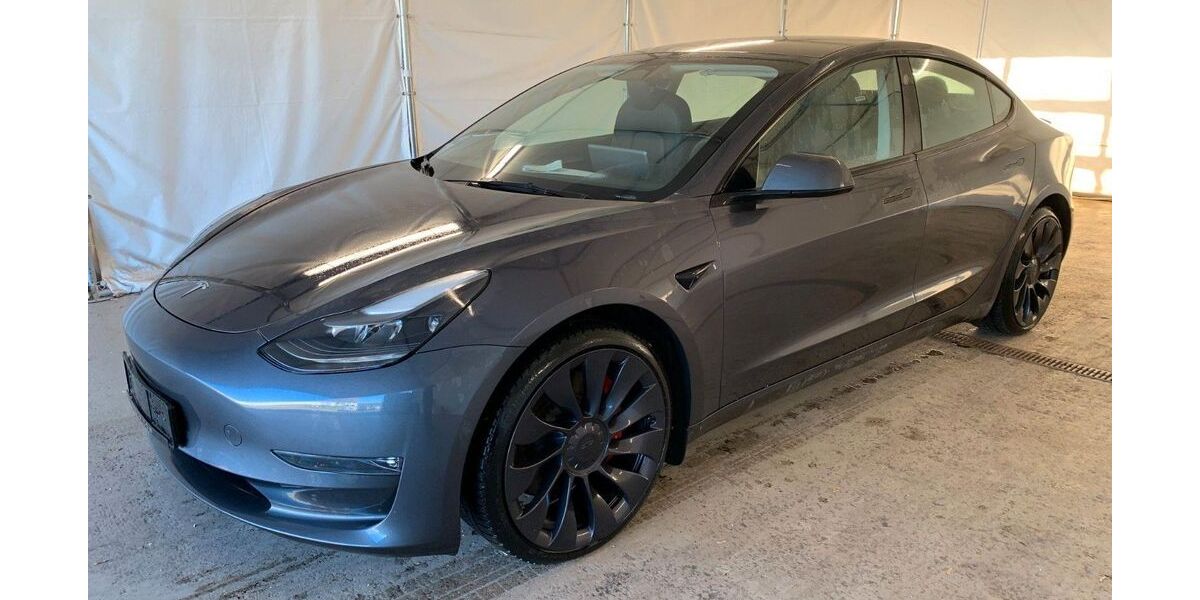 Tesla Model 3 89.469 km 28.950 &euro; Steinbach-Hallenberg OT Herges-Hallenberg 98587
