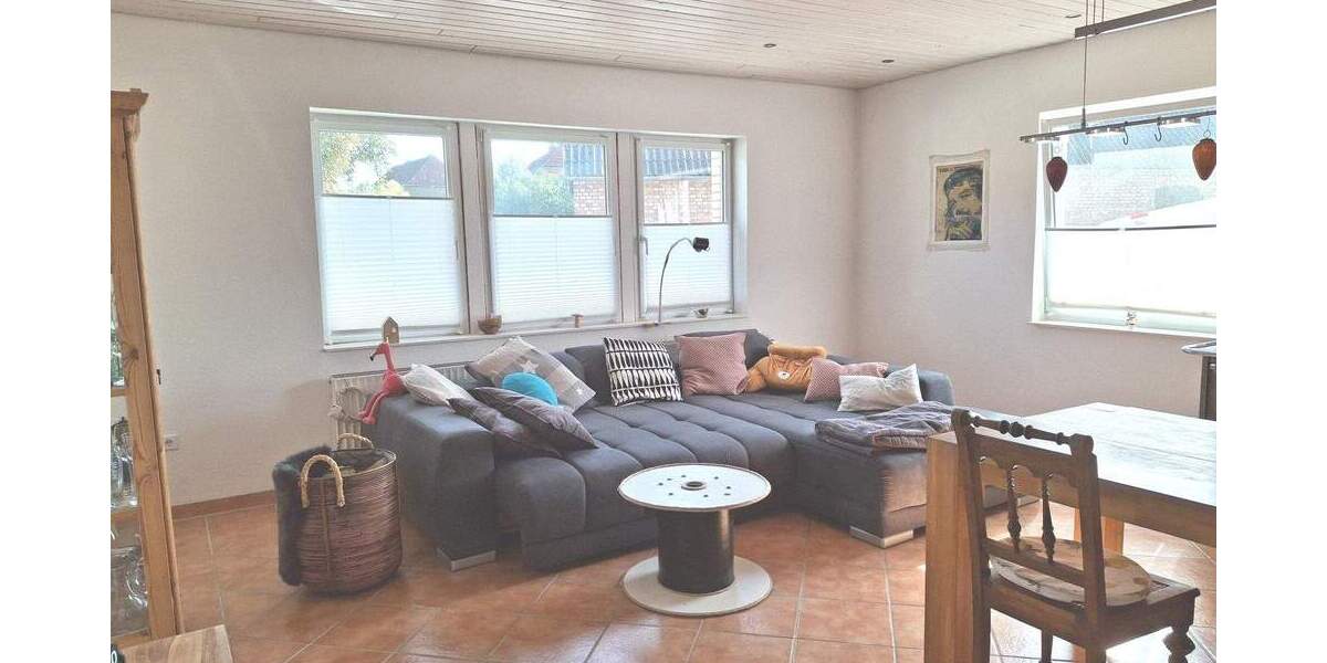 Diese Immobilie ist vielseitig nutzbar. Mit großer Wohnfläche und viel Platz für Hobbys, Kleingewerbe etc. 6 zimmer