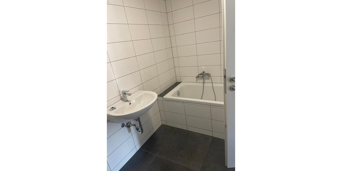 Etagenwohnung Zerbst (Anhalt) - 2 Zimmer, 66 m&sup2;, 50.000&euro; | Angebot:26093627