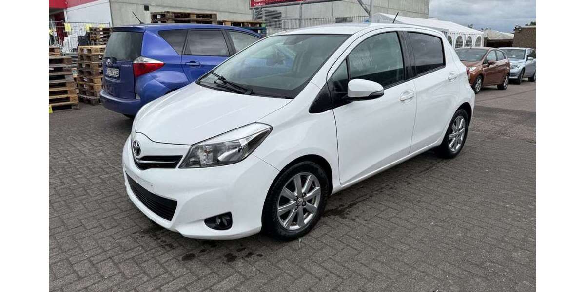 Toyota Yaris 243.000 km 3.999 &euro; Euskirchen 53879